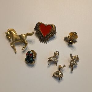 Lot of 7 small Pins
